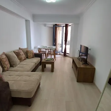 Solid House Butoaie *